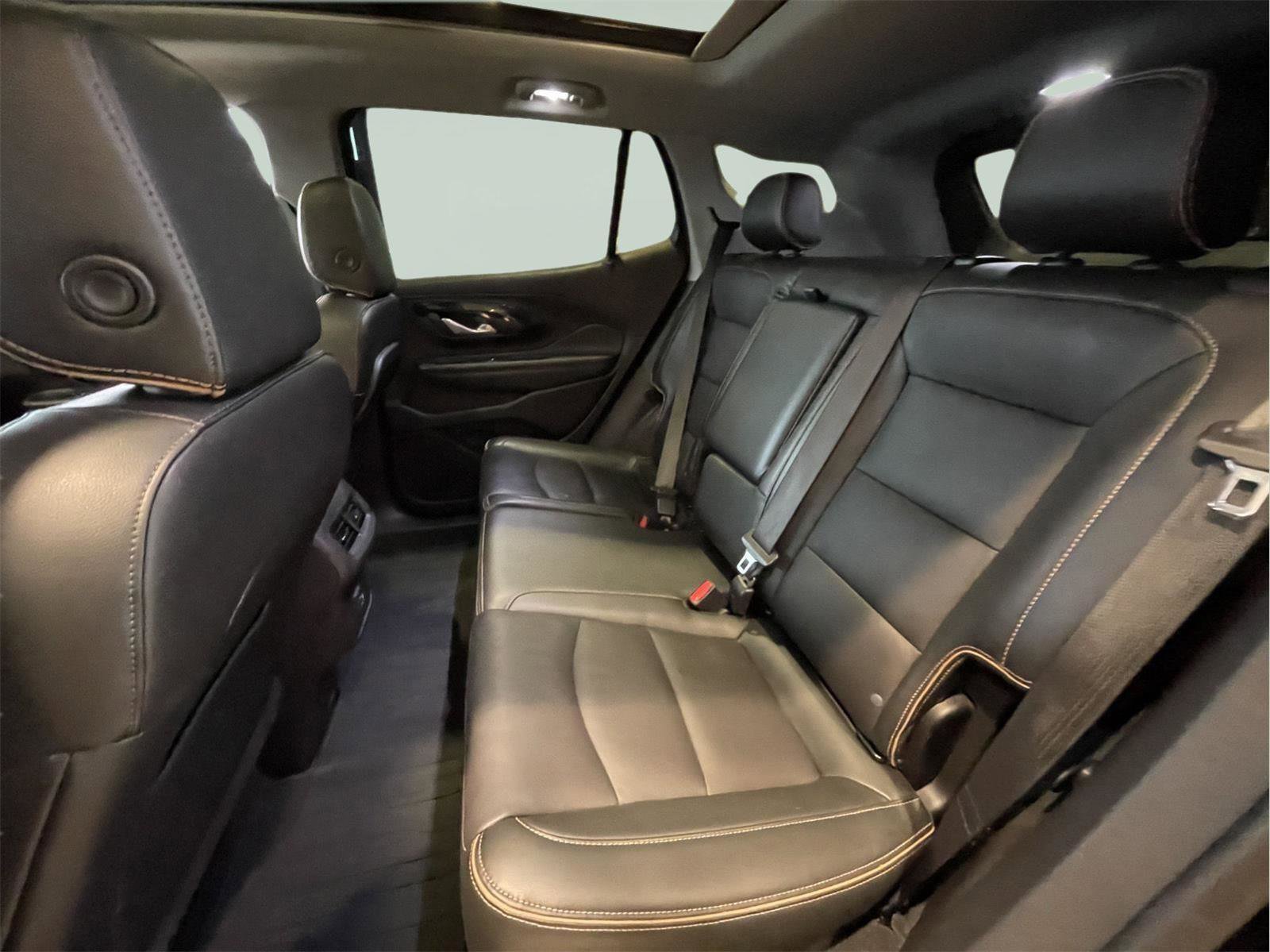 Used 2022 GMC Terrain AT4 w/ Infotainment Package II image 16