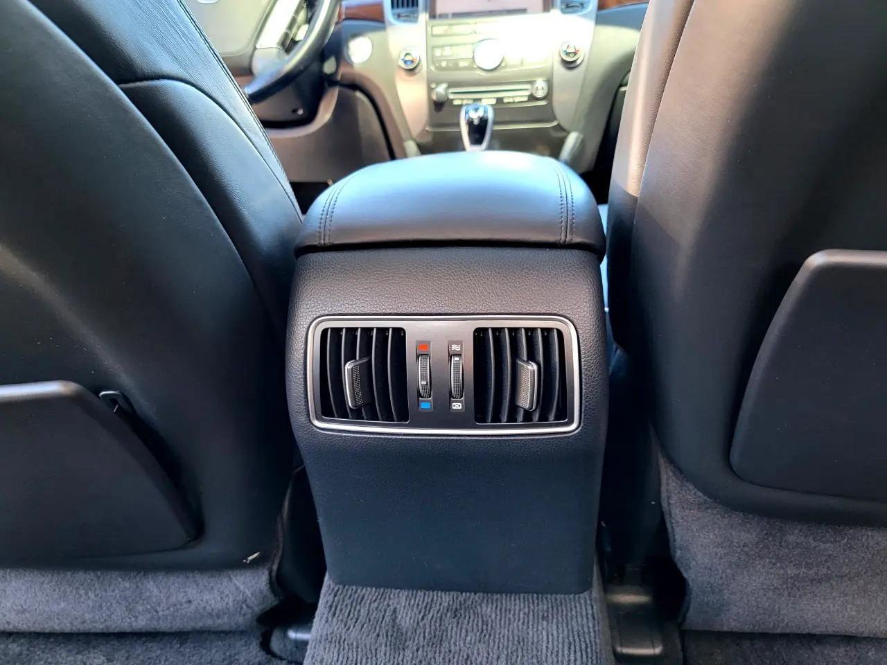 Used 2012 Hyundai Equus Signature image 27