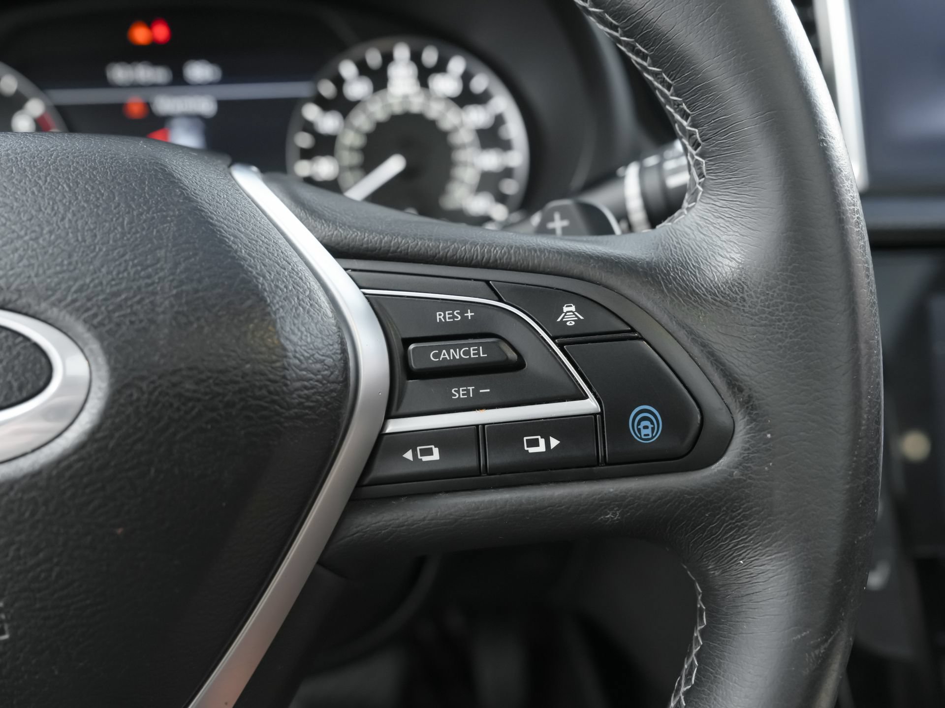 Used 2022 INFINITI QX50 Luxe FWD image 17
