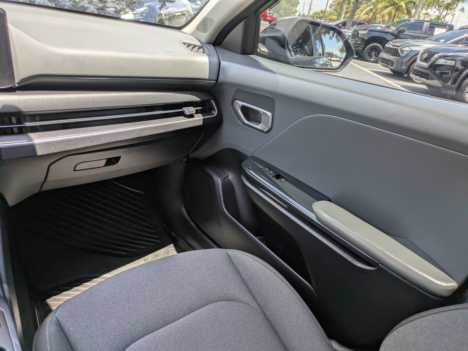 Certified 2025 Kia K4 LXS FWD image 13