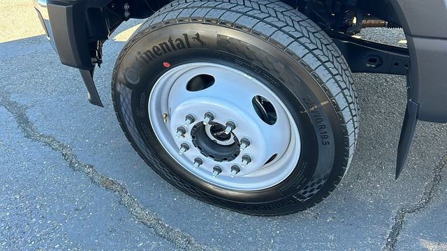 New 2025 Ford F550 4x4 Regular Cab Super Duty image 10