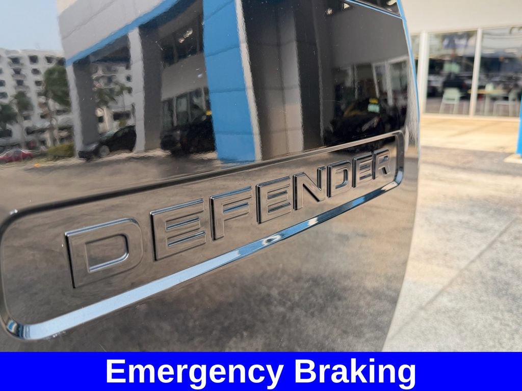 Used 2023 Land Rover Defender 130 SE AWD/4WD image 9