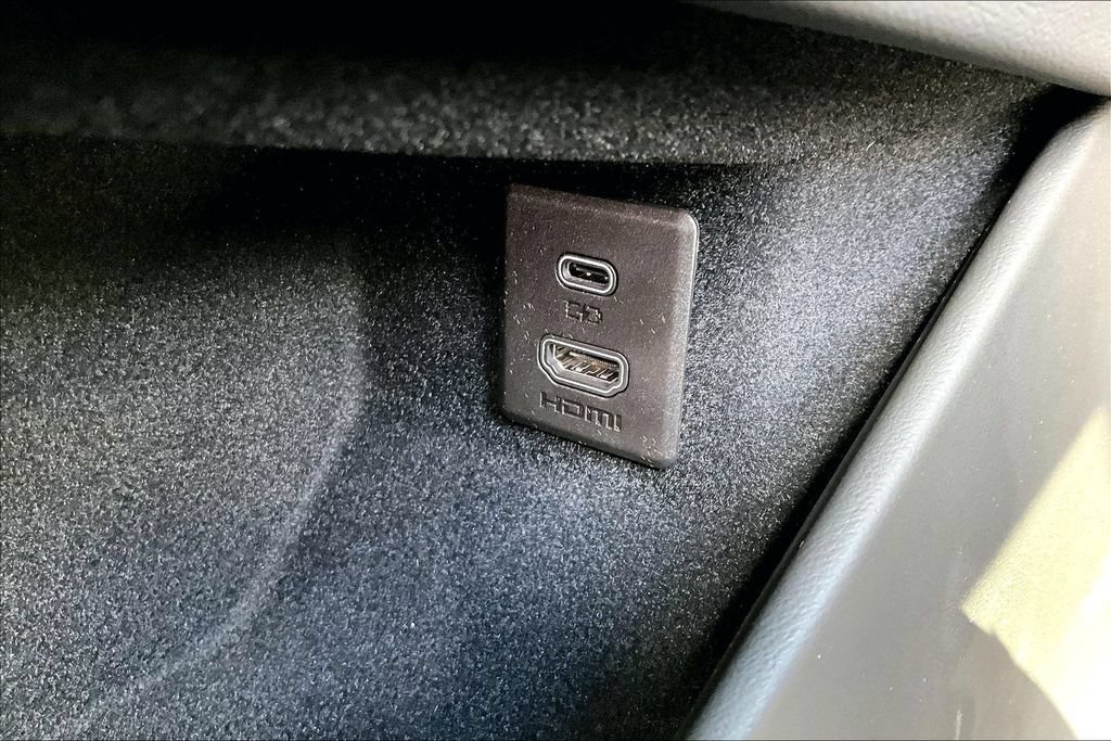New 2026 Cadillac Escalade Luxury w/ LPO, Floor Liner Package AWD/4WD image 19