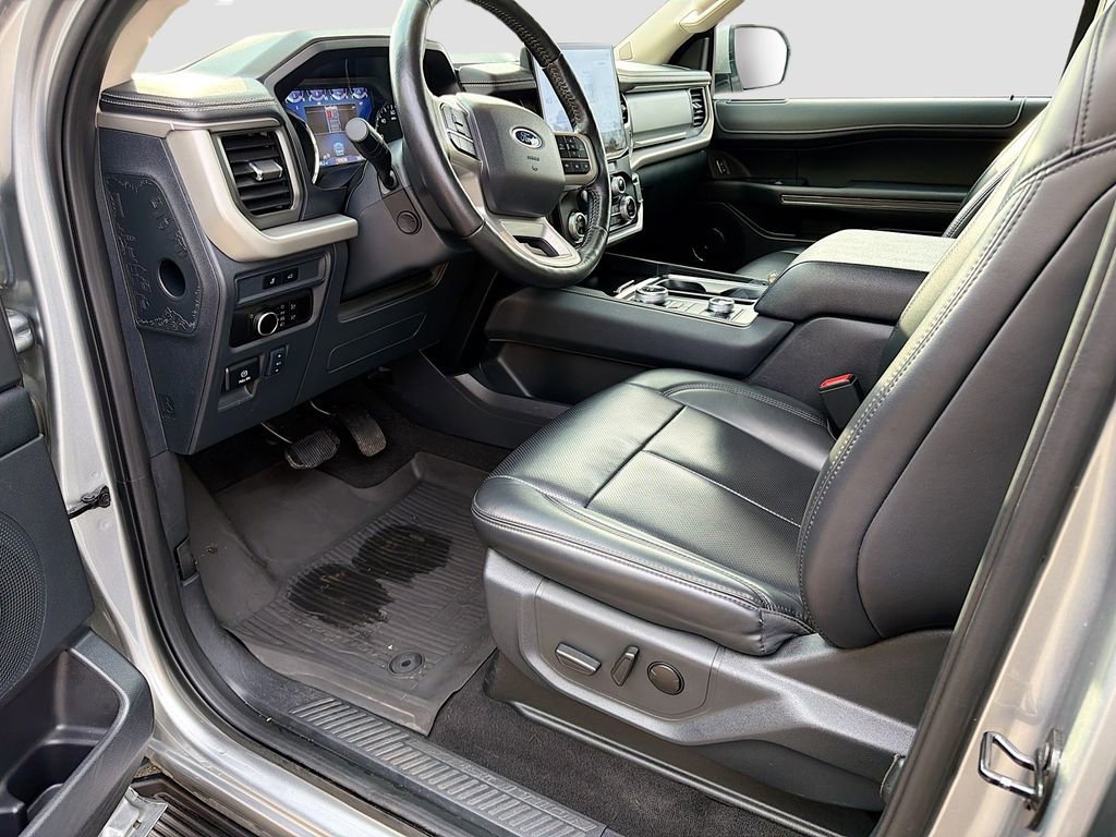 Used 2024 Ford Expedition XLT image 29
