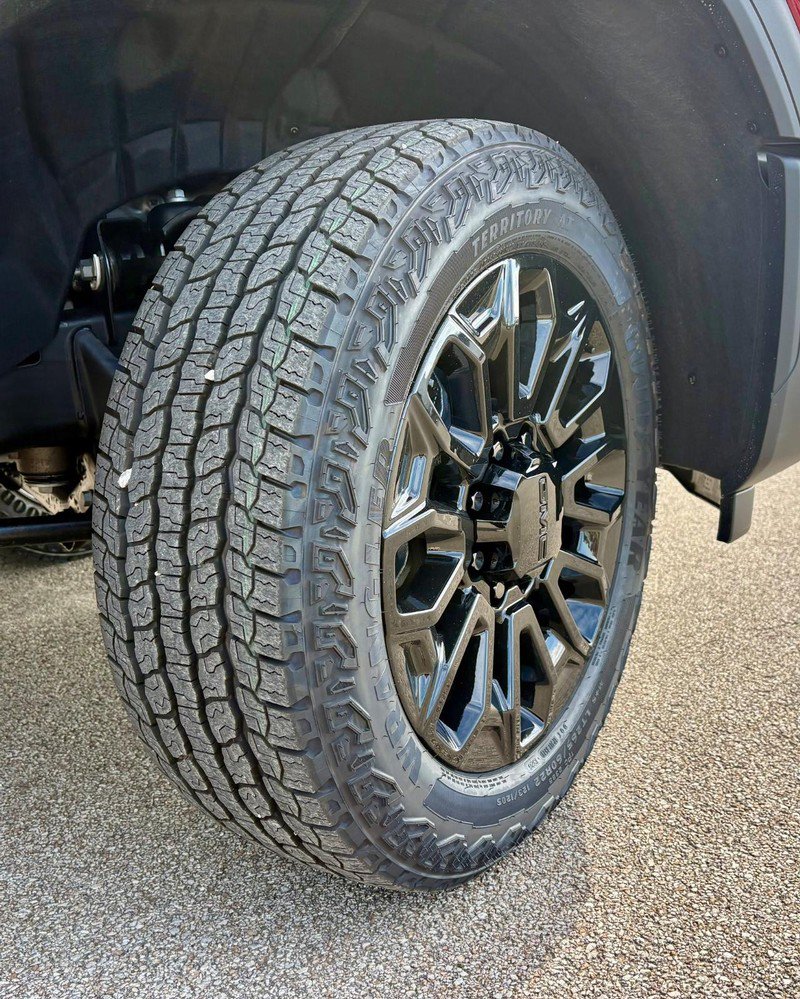 New 2026 GMC Sierra 2500 AT4 w/ AT4 Premium Plus Package AWD/4WD image 11