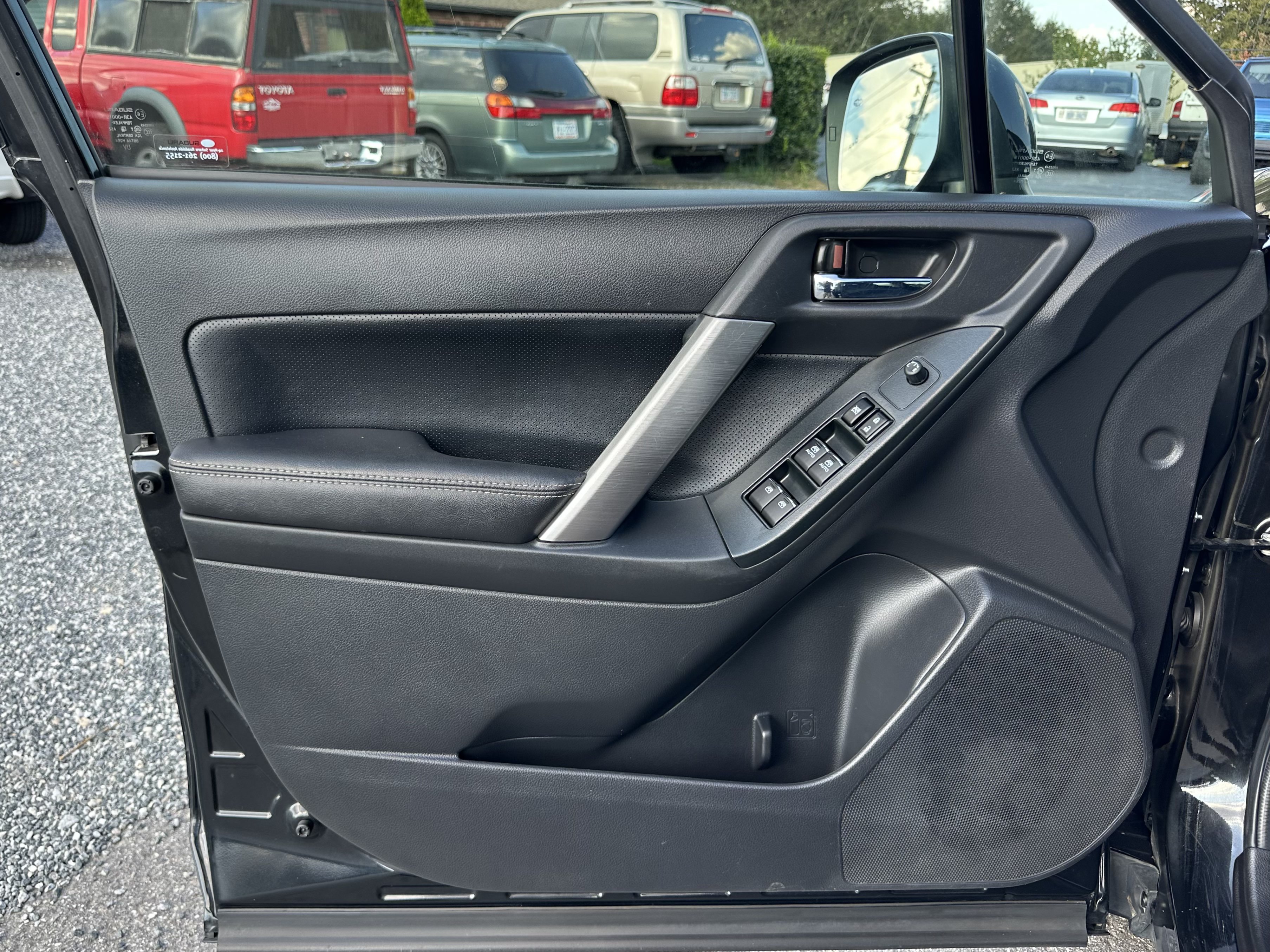 Used 2018 Subaru Forester 2.5i Limited AWD/4WD image 8