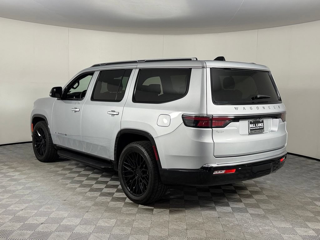 Used 2024 Jeep Wagoneer 2WD image 10
