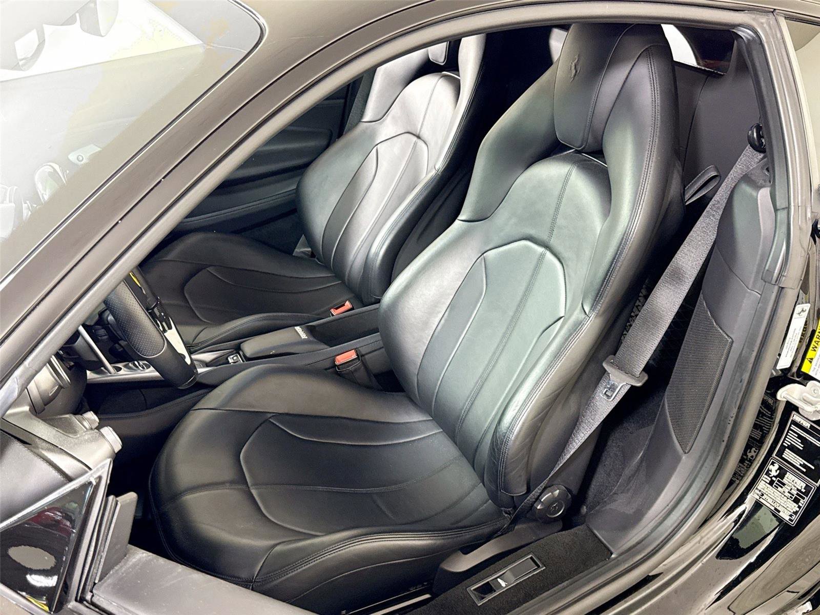 Used 2020 Ferrari F8 Tributo image 14