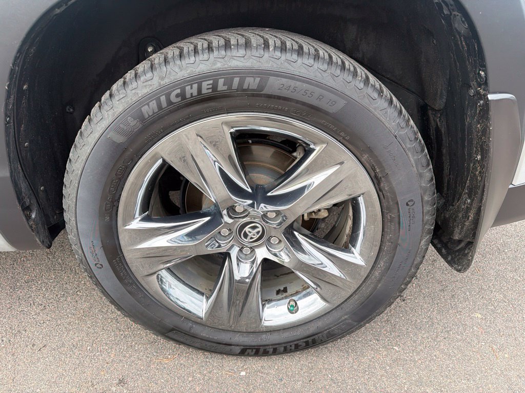 Used 2018 Toyota Highlander Limited Platinum AWD/4WD image 19