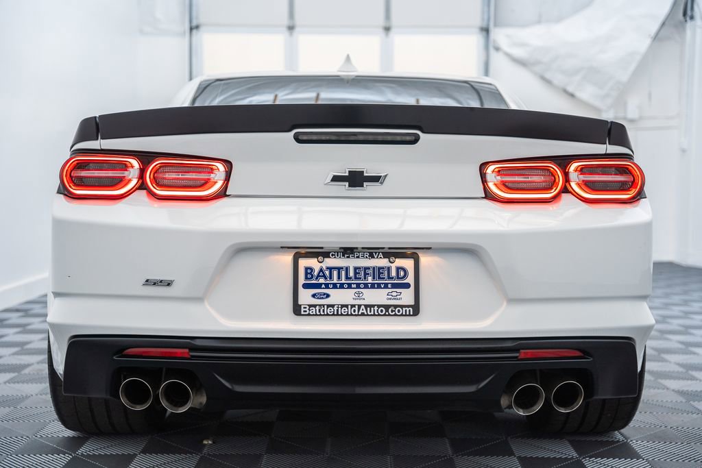Used 2019 Chevrolet Camaro SS RWD image 6