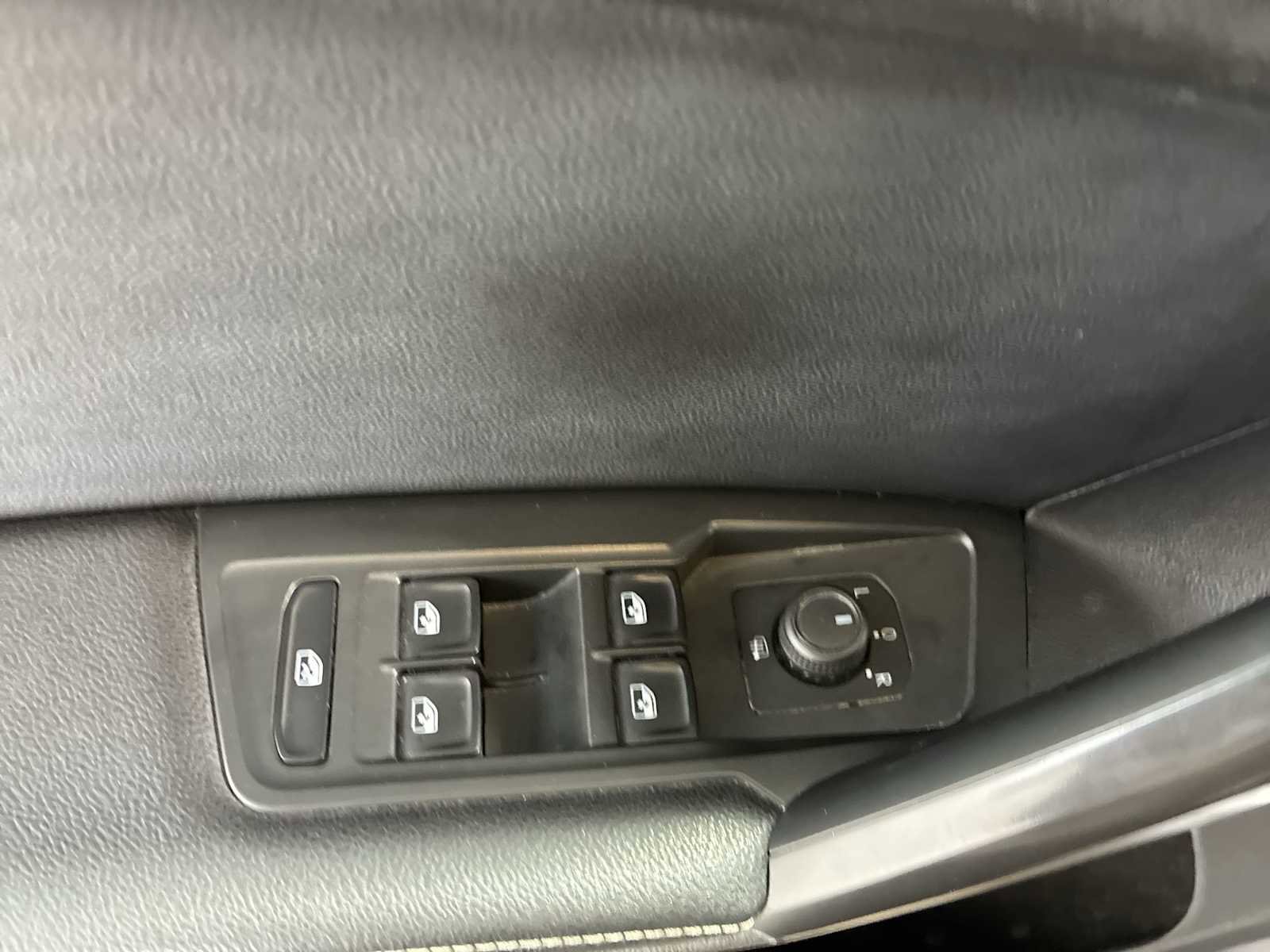 Used 2023 Volkswagen Tiguan S image 15