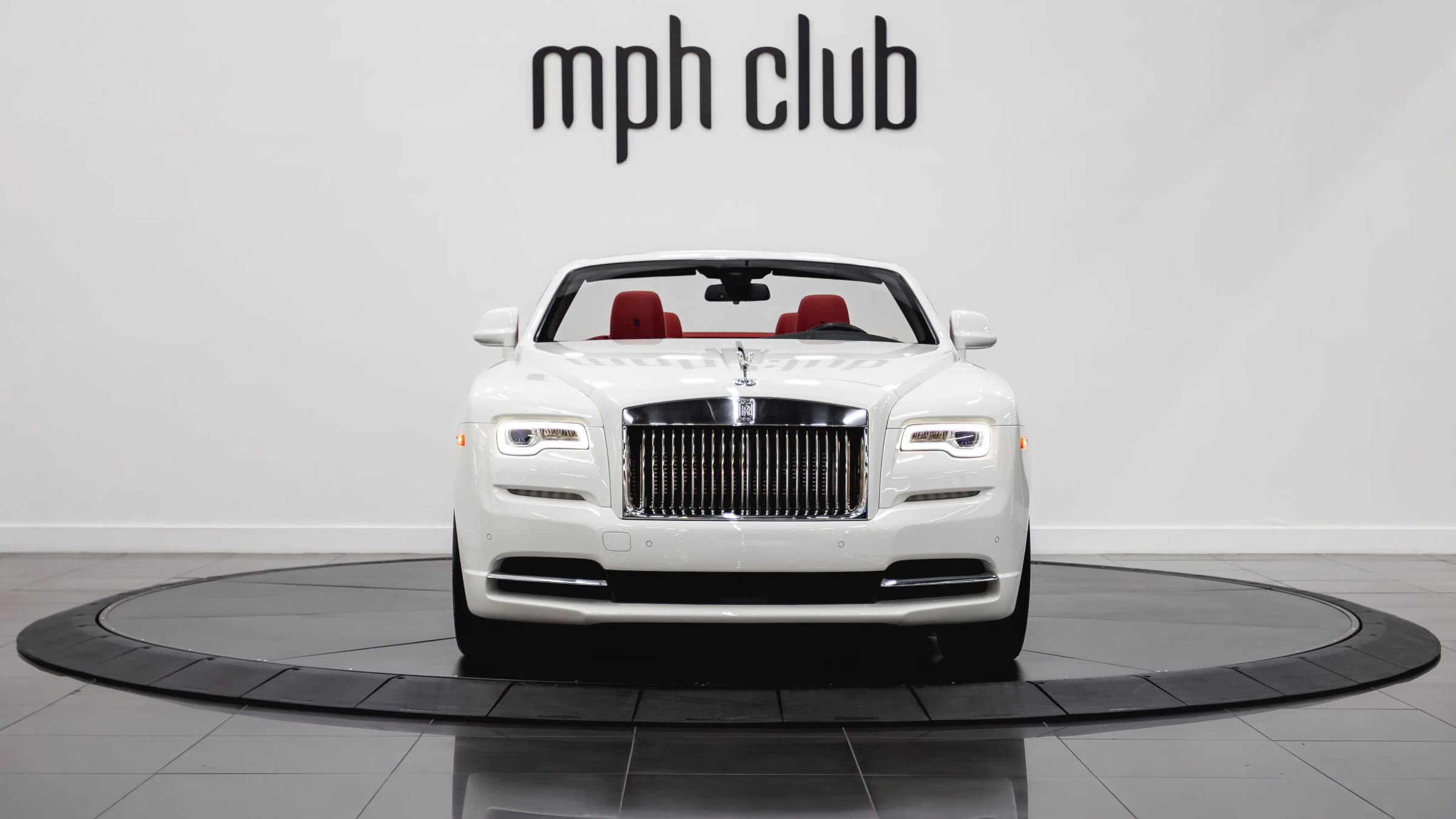Used 2017 Rolls-Royce Dawn RWD image 13