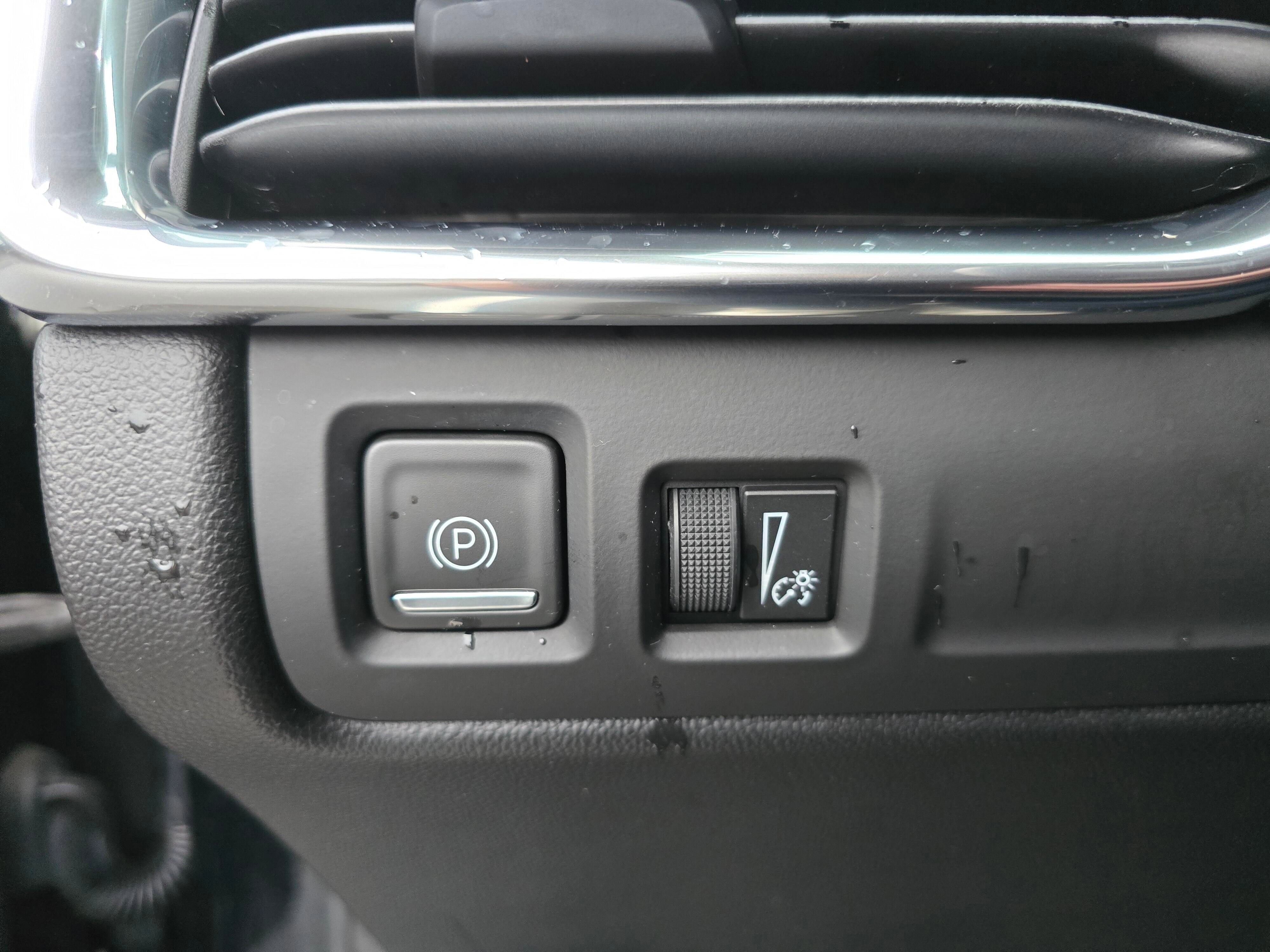 Used 2020 Cadillac XT4 Premium Luxury image 22