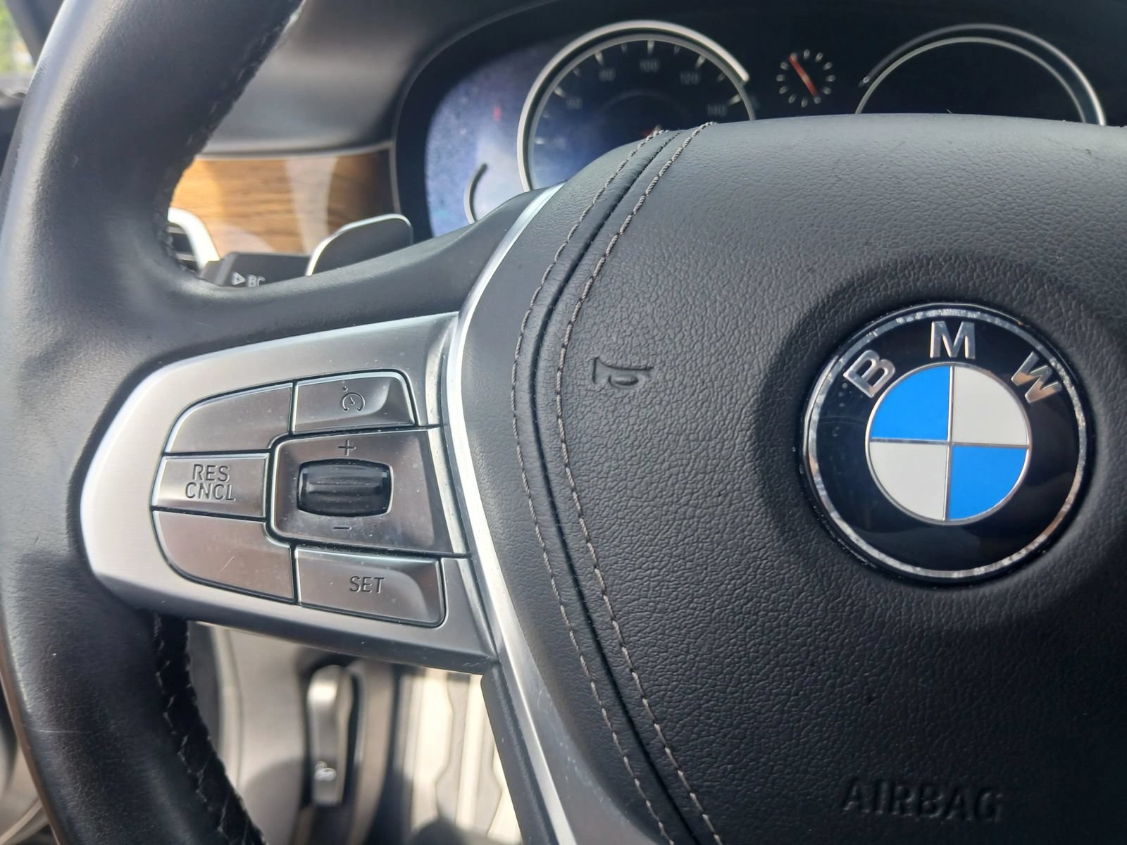 Used 2019 BMW 740i w/ Executive Package RWD image 29