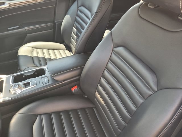 Used 2020 Ford Fusion SEL FWD image 11