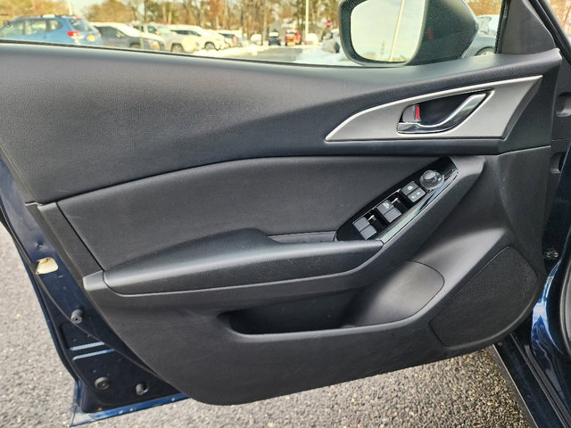 Used 2018 MAZDA MAZDA3 Sport image 31