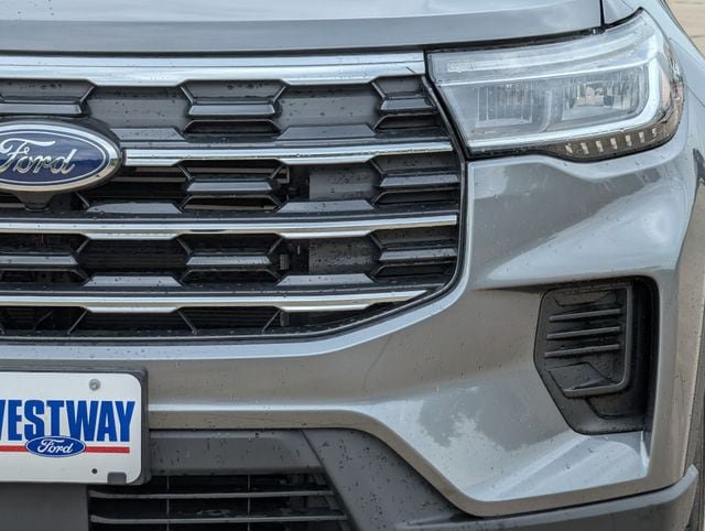 New 2026 Ford Explorer Active AWD/4WD image 6