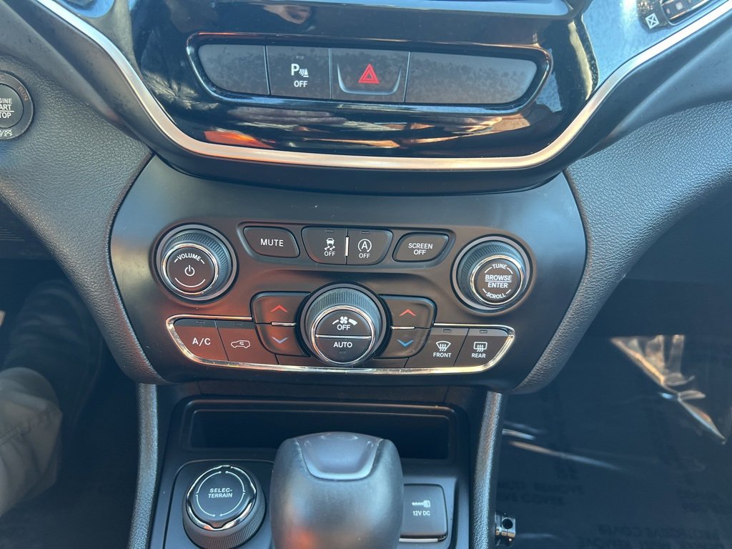 Certified 2019 Jeep Cherokee Overland image 31