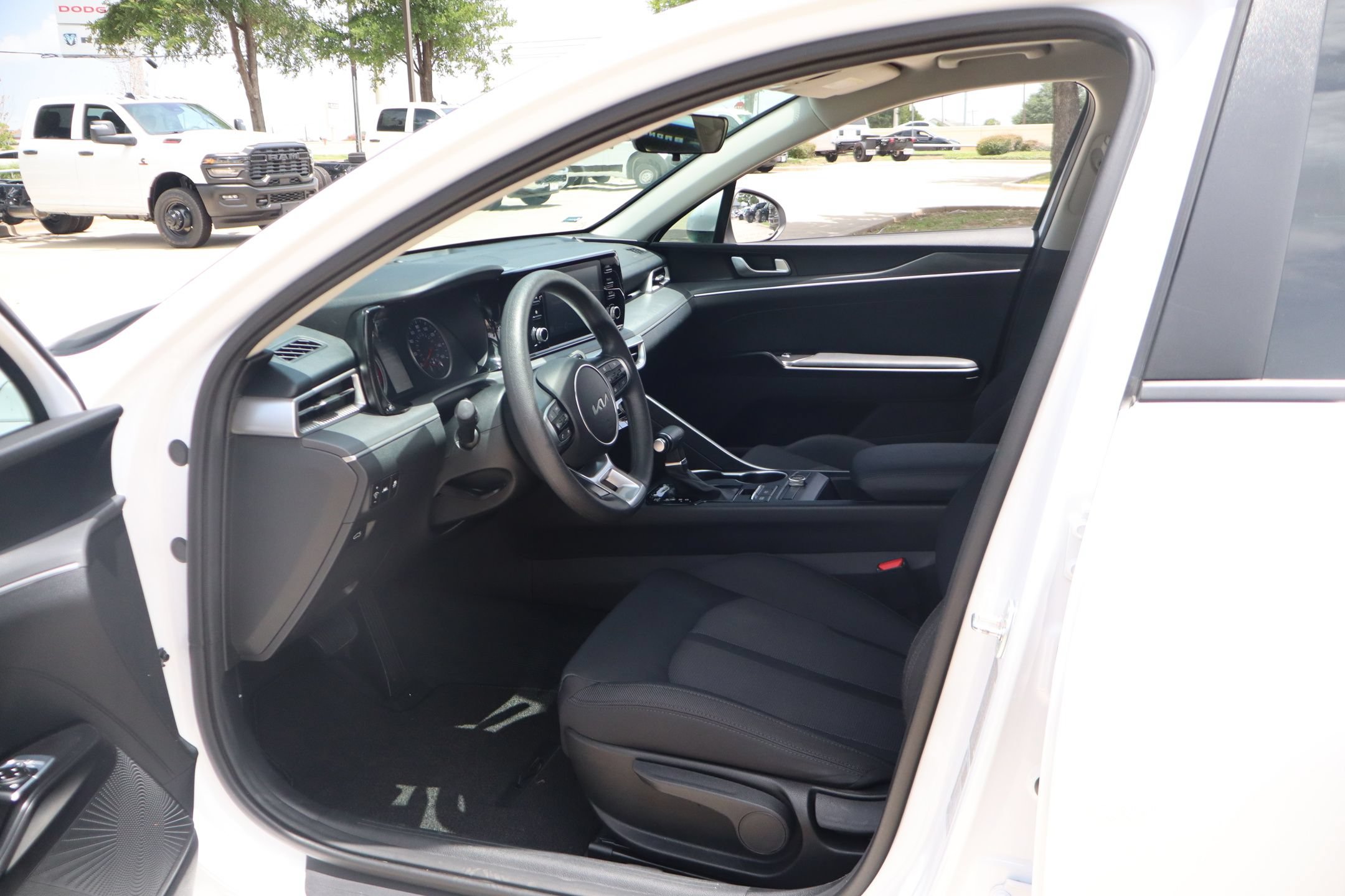 Used 2024 Kia K5 LXS FWD image 24