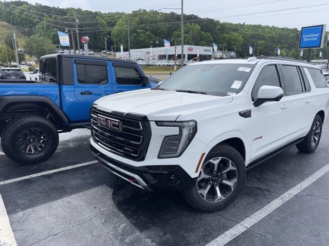 Certified 2025 GMC Yukon XL AT4 Ultimate AWD/4WD image 5