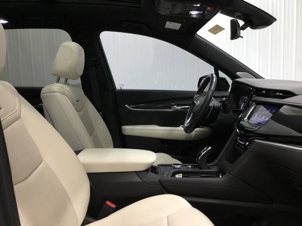 Used 2023 Cadillac XT6 Sport w/ Technology Package AWD/4WD image 27