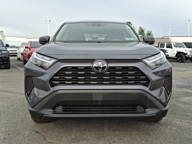 Used 2023 Toyota RAV4 LE FWD video 2