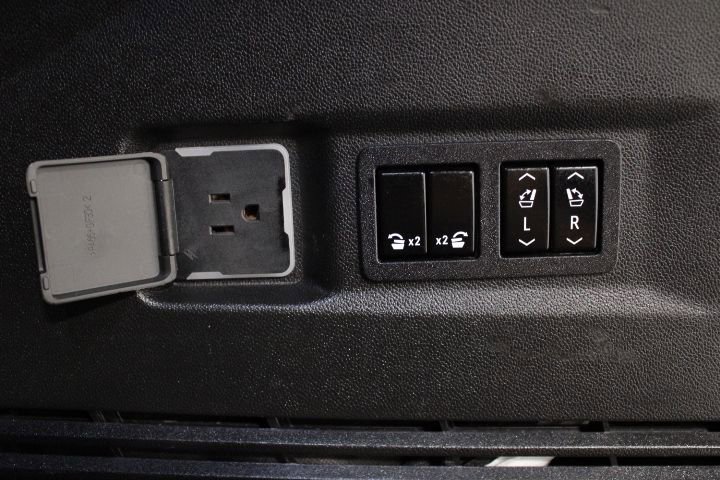 Used 2021 GMC Yukon AT4 image 40