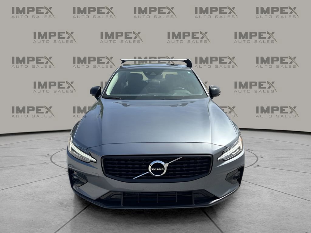 Used 2021 Volvo S60 T5 Momentum image 8
