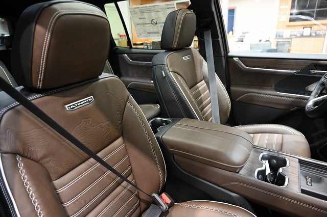 New 2026 GMC Acadia Denali Ultimate w/ LPO, Floor Liner Package image 8