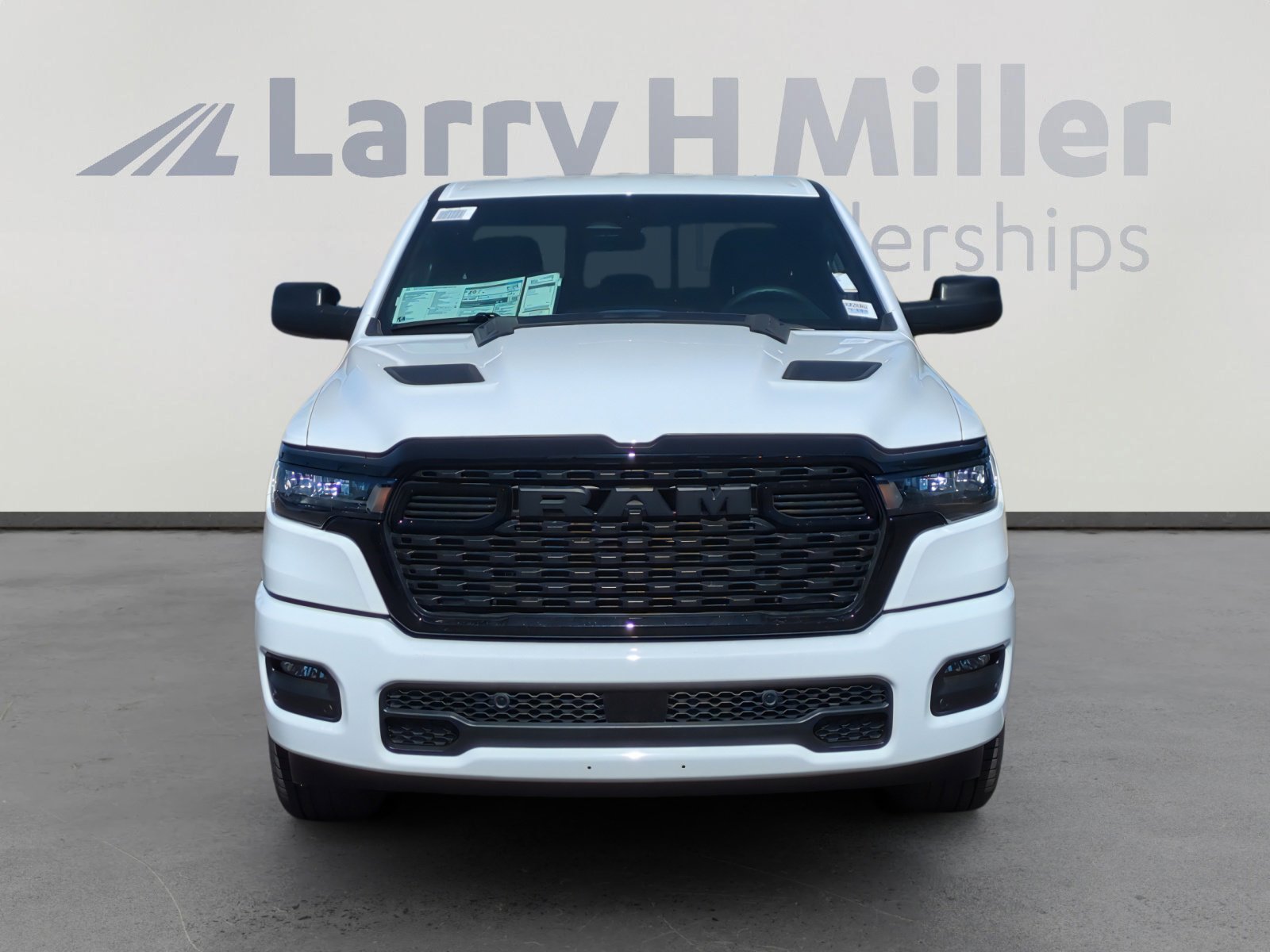 New 2026 RAM 1500 Express image 8