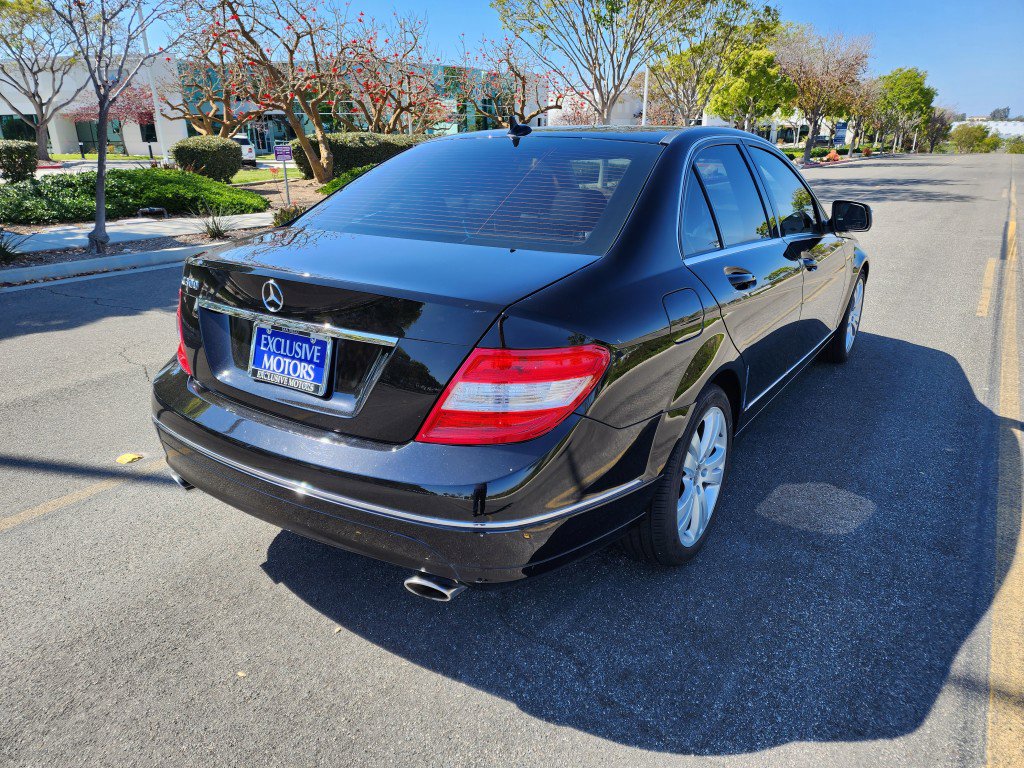 Used 2009 Mercedes-Benz C 300 Sedan image 8