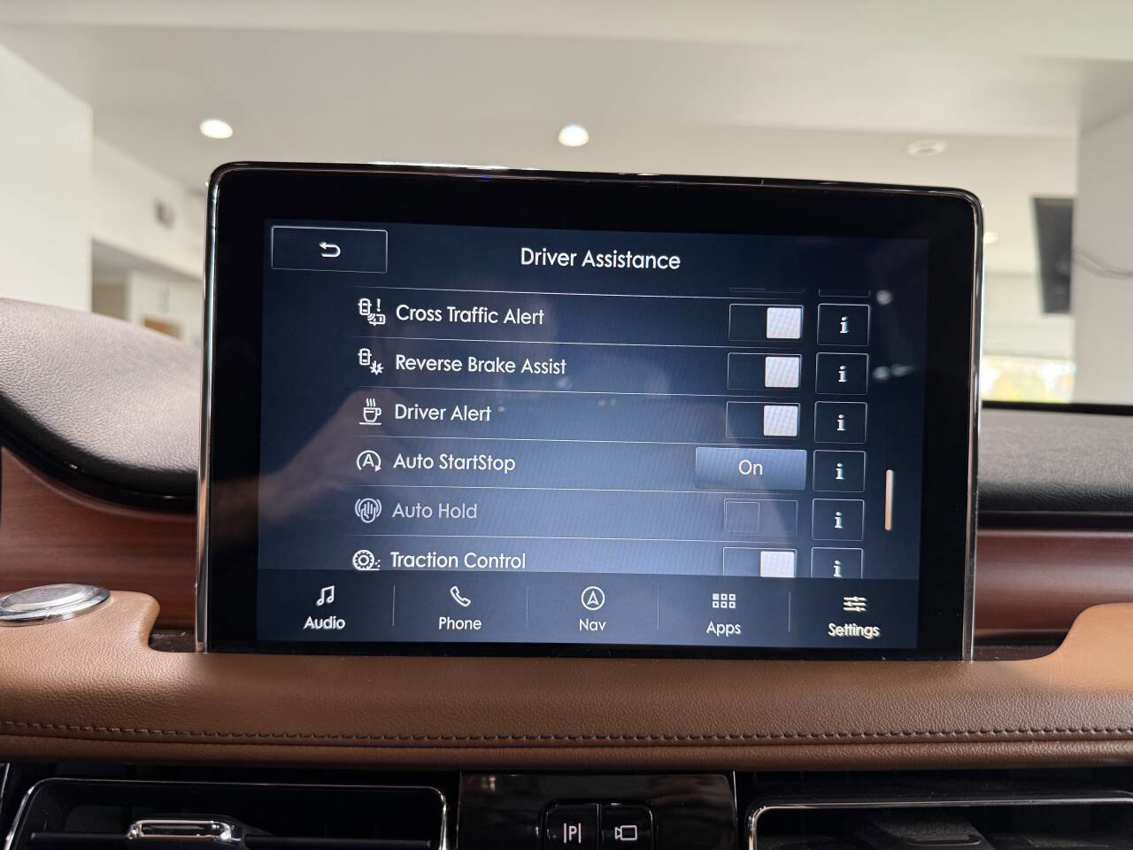 Used 2020 Lincoln Aviator Reserve w/ Equipment Group 202A image 20