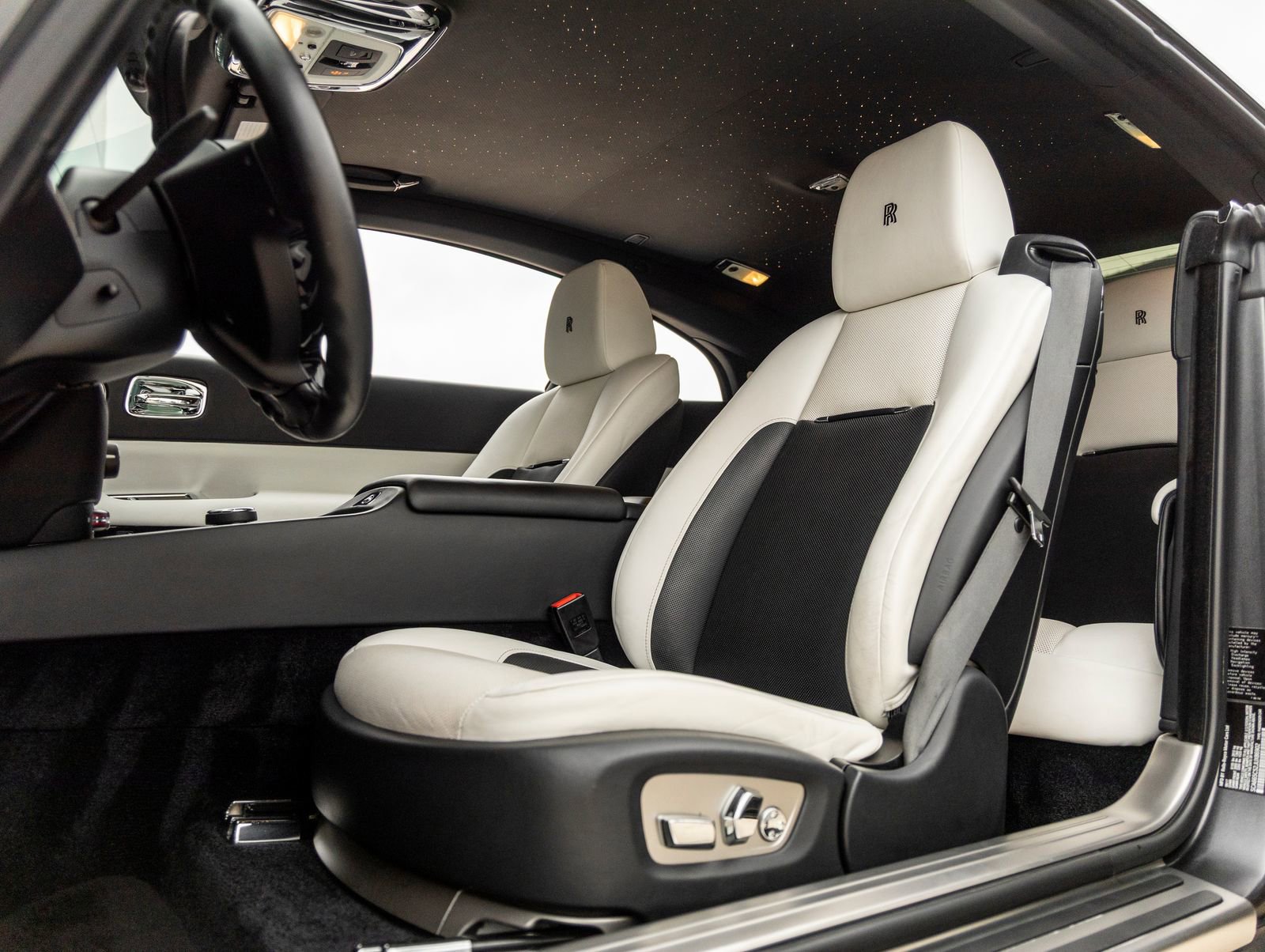 Used 2018 Rolls-Royce Wraith RWD image 29