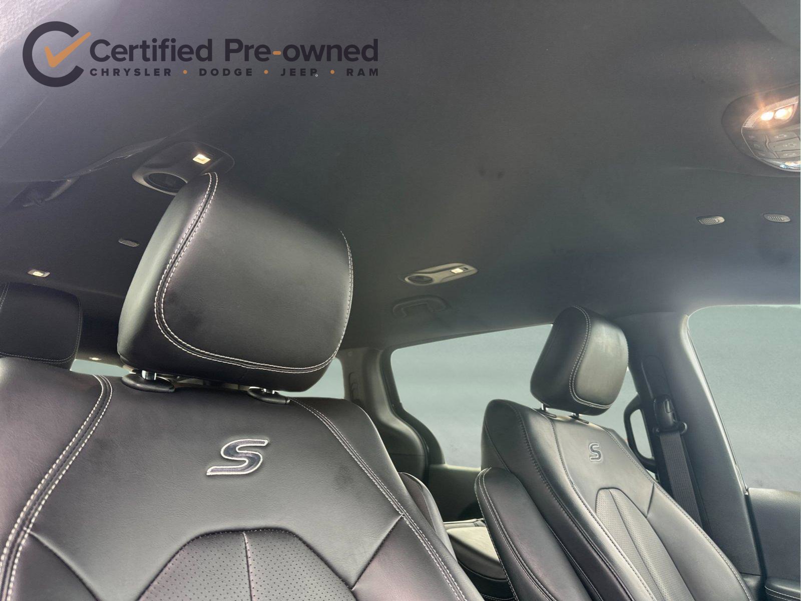 Used 2023 Chrysler Pacifica Touring-L w/ S Appearance Package FWD image 19
