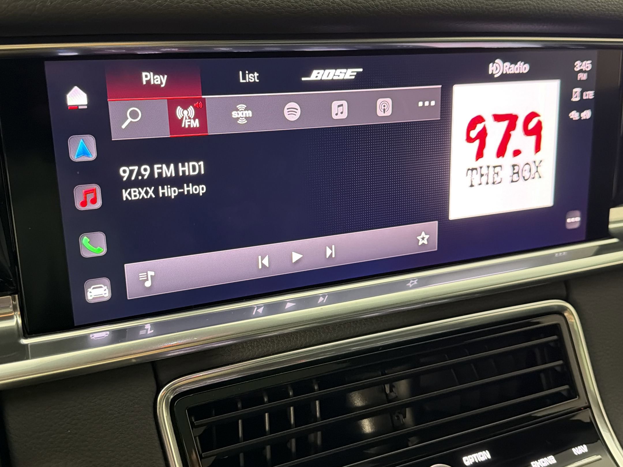 Certified 2023 Porsche Panamera 4 AWD/4WD image 24