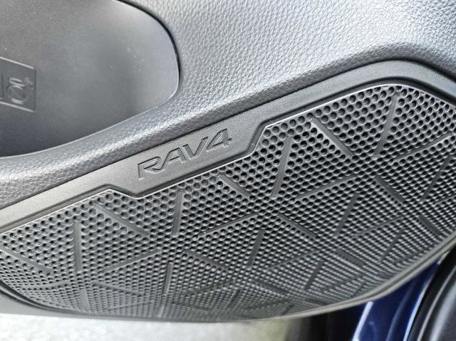 Used 2022 Toyota RAV4 XLE image 13