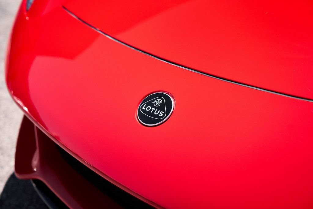 Used 2025 Lotus Emira RWD image 8