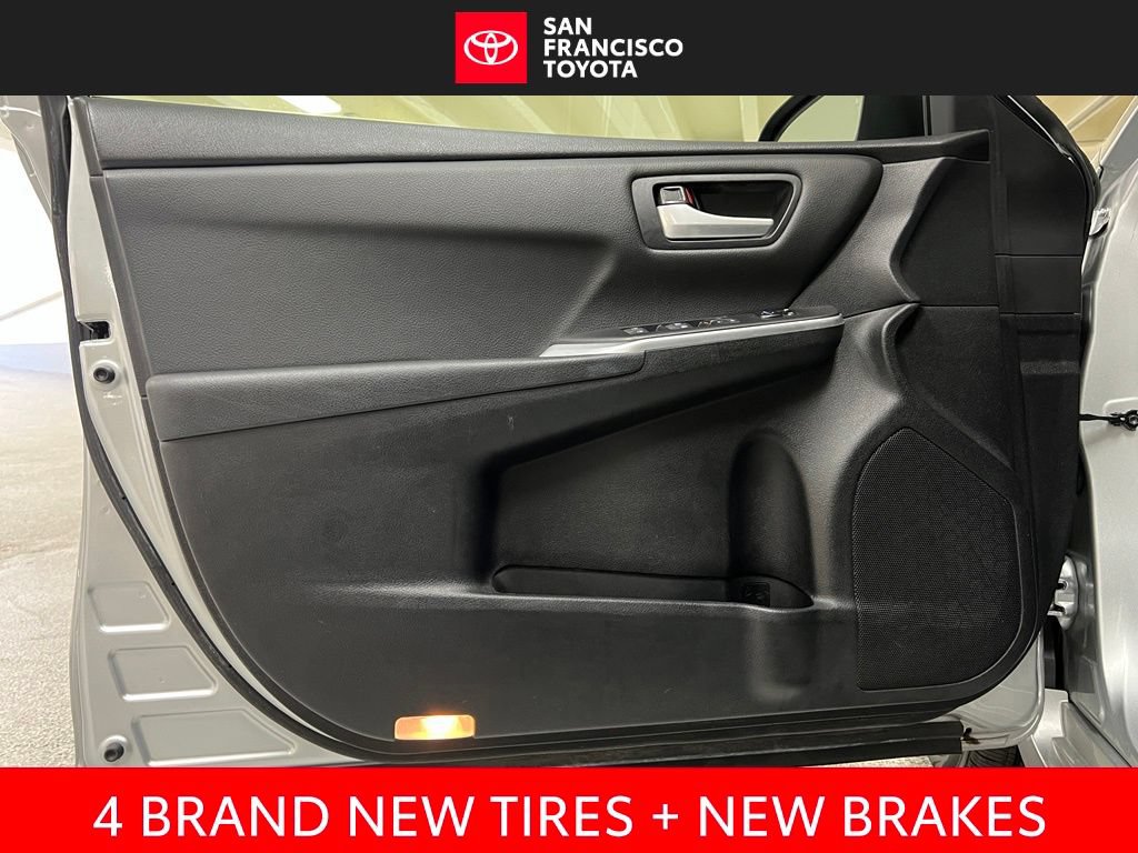Used 2015 Toyota Camry SE FWD image 33
