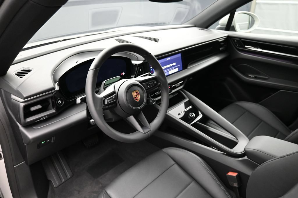 New 2026 Porsche Macan 4 Electric AWD/4WD image 7