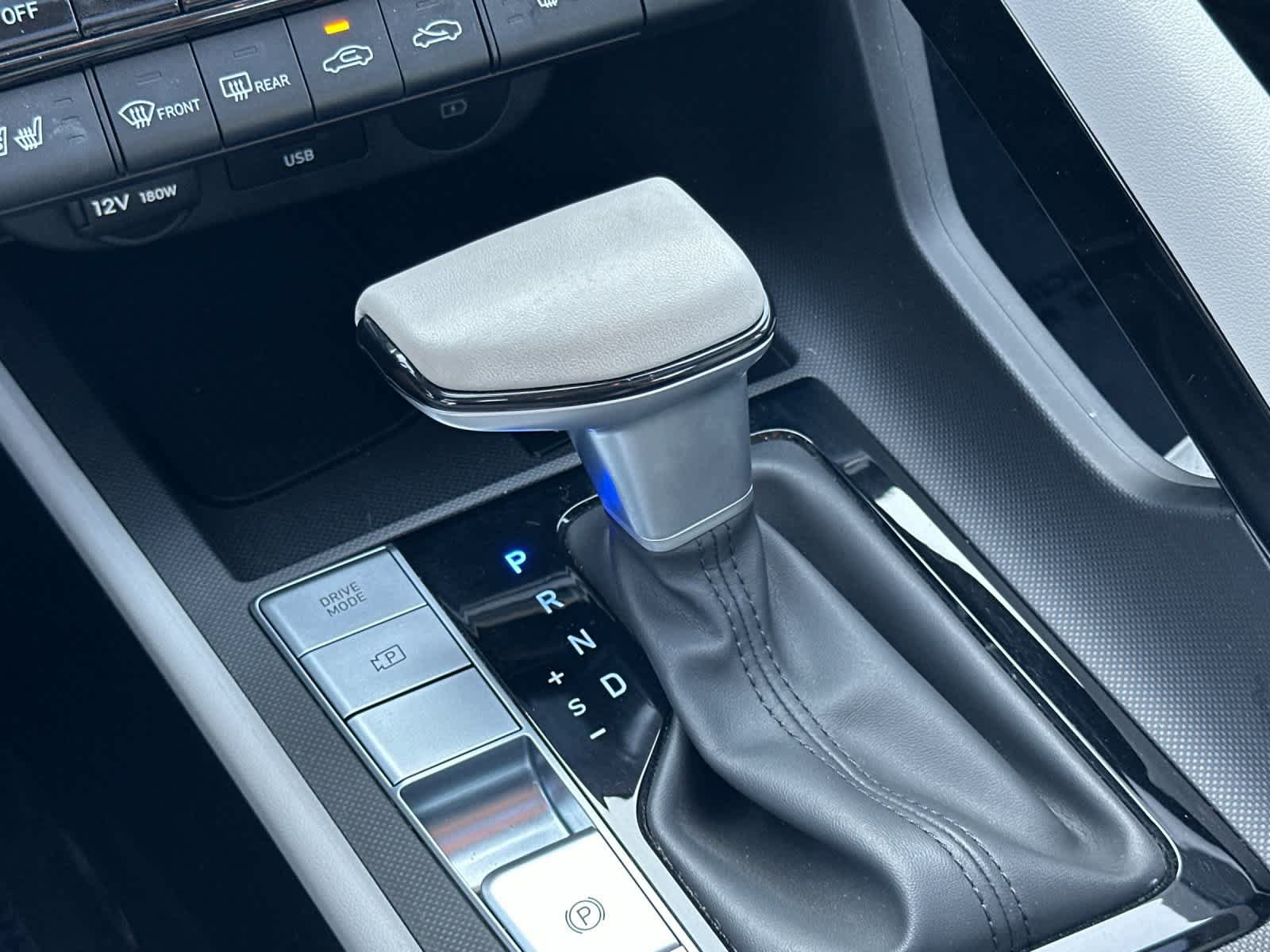 Certified 2025 Hyundai Elantra Limited FWD image 22