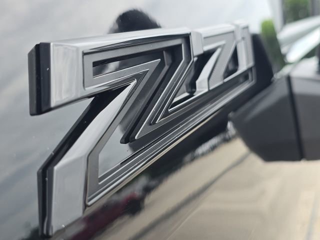 Used 2024 Chevrolet Silverado 2500 LTZ w/ LTZ Plus Package AWD/4WD image 9