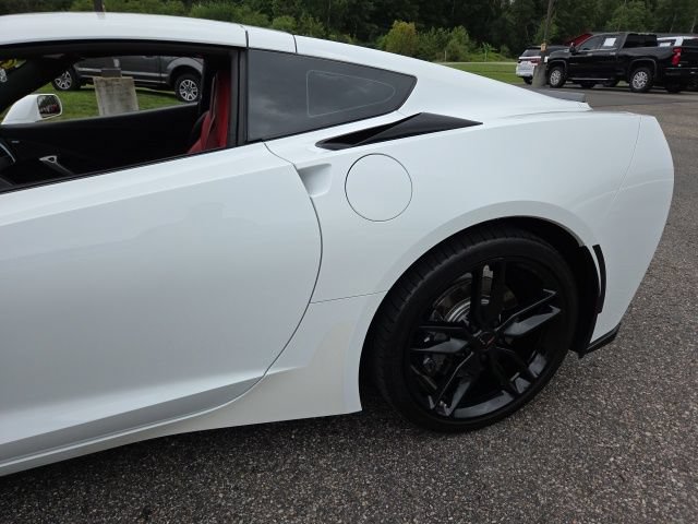 Used 2018 Chevrolet Corvette Stingray Coupe w/ 1LT RWD image 31