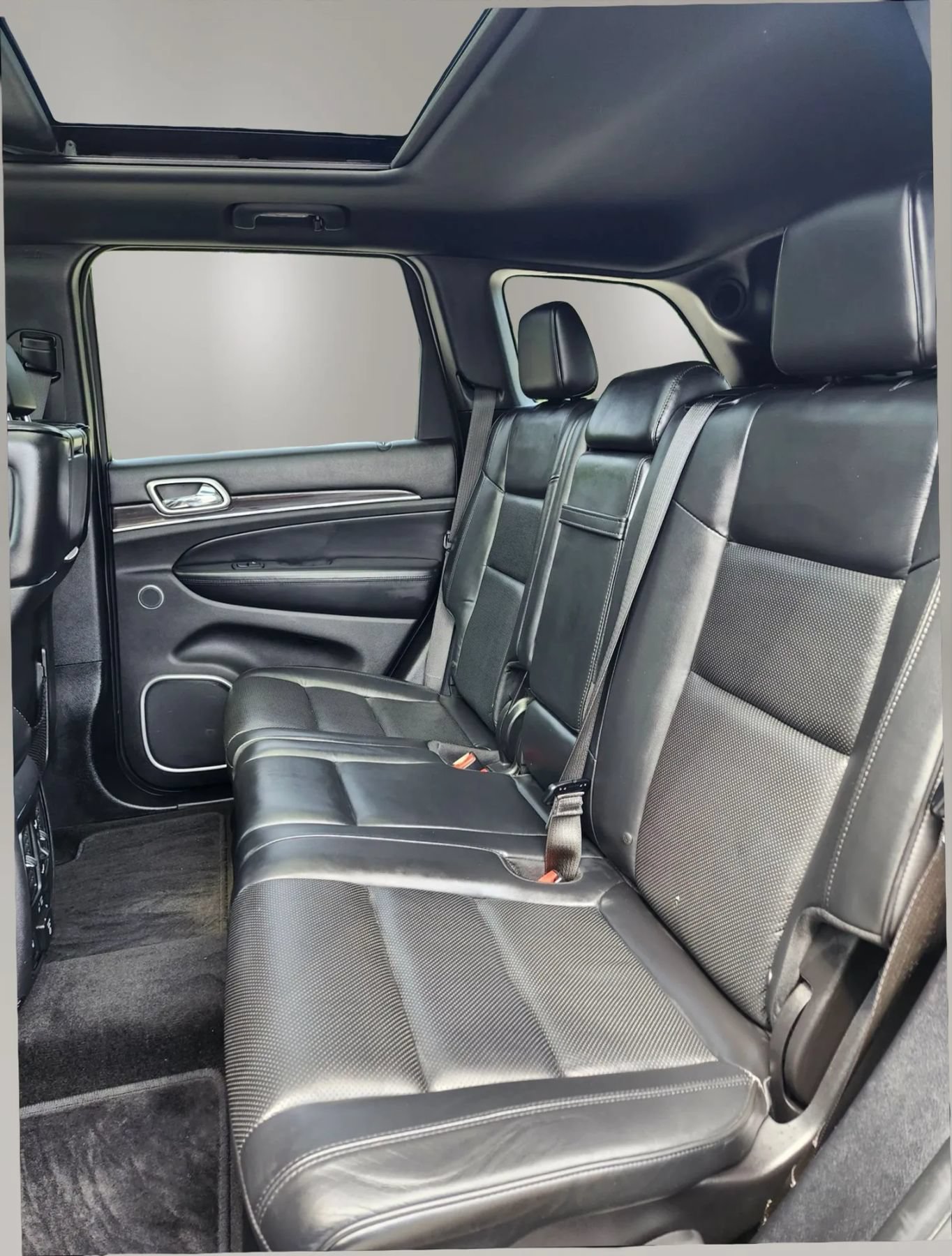 Used 2015 Jeep Grand Cherokee High Altitude AWD/4WD image 16
