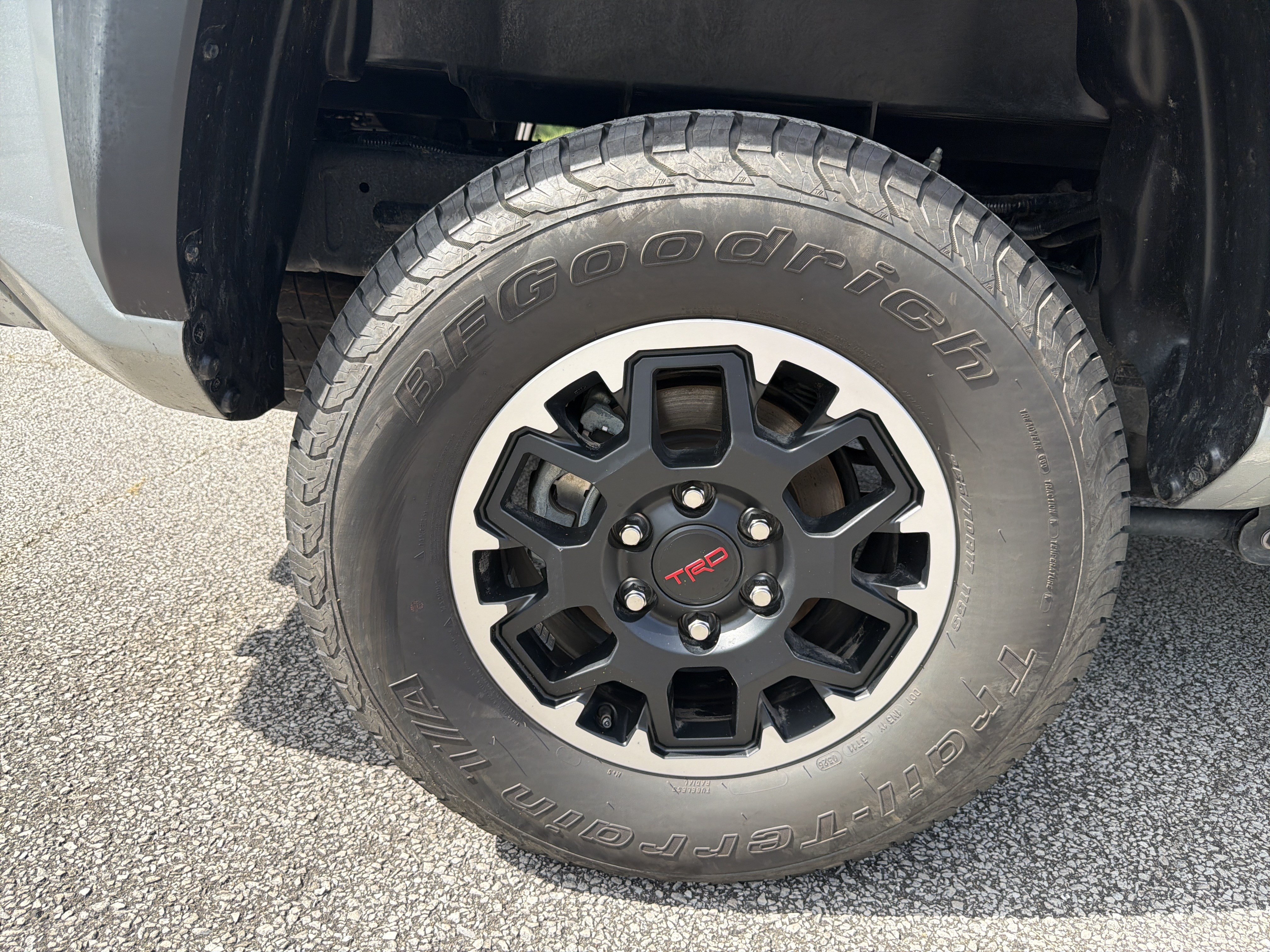 Used 2025 Toyota Tacoma TRD Off-Road AWD/4WD image 12