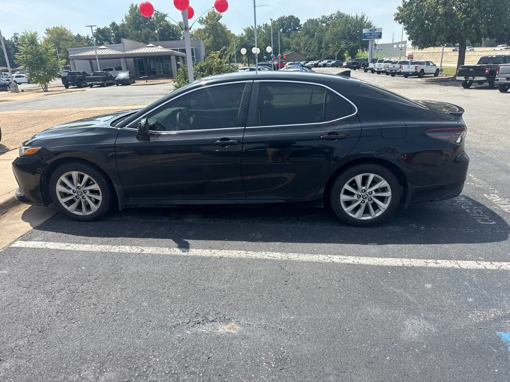 Used 2023 Toyota Camry LE FWD image 3