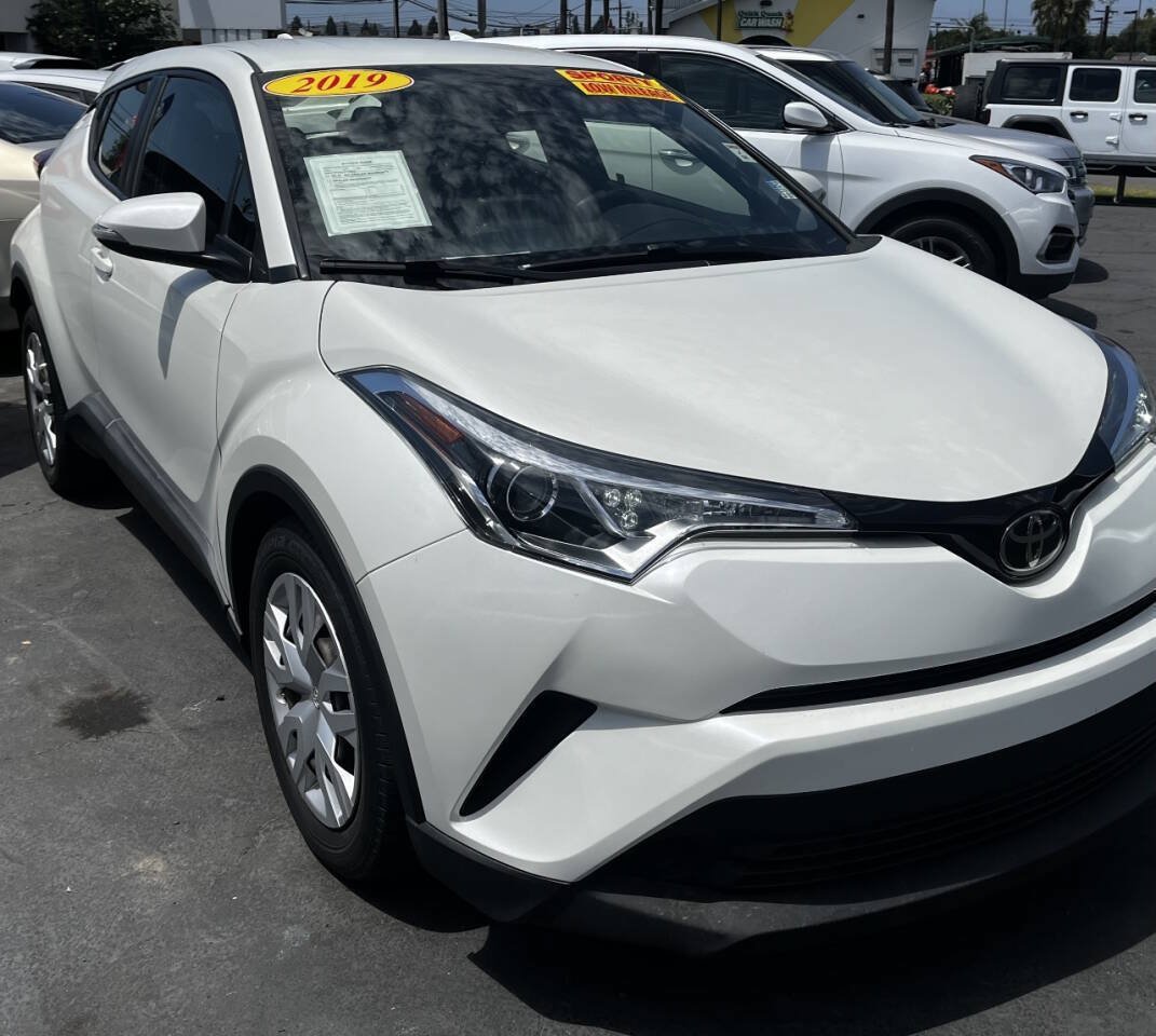 Used 2019 Toyota C-HR LE FWD image 4