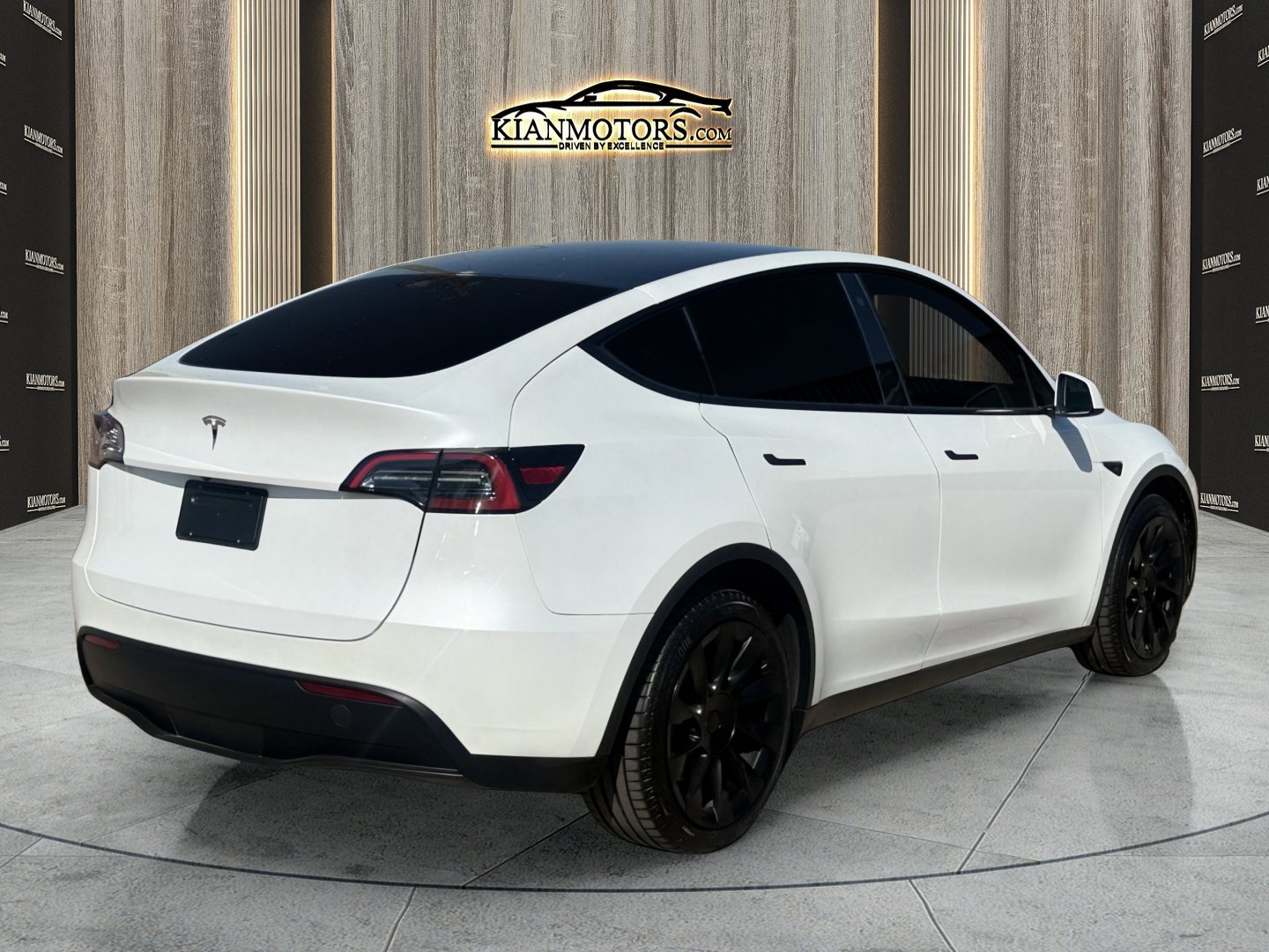 Used 2023 Tesla Model Y Long Range image 9