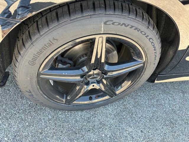 Used 2017 Mercedes-Benz E 300 4MATIC image 7