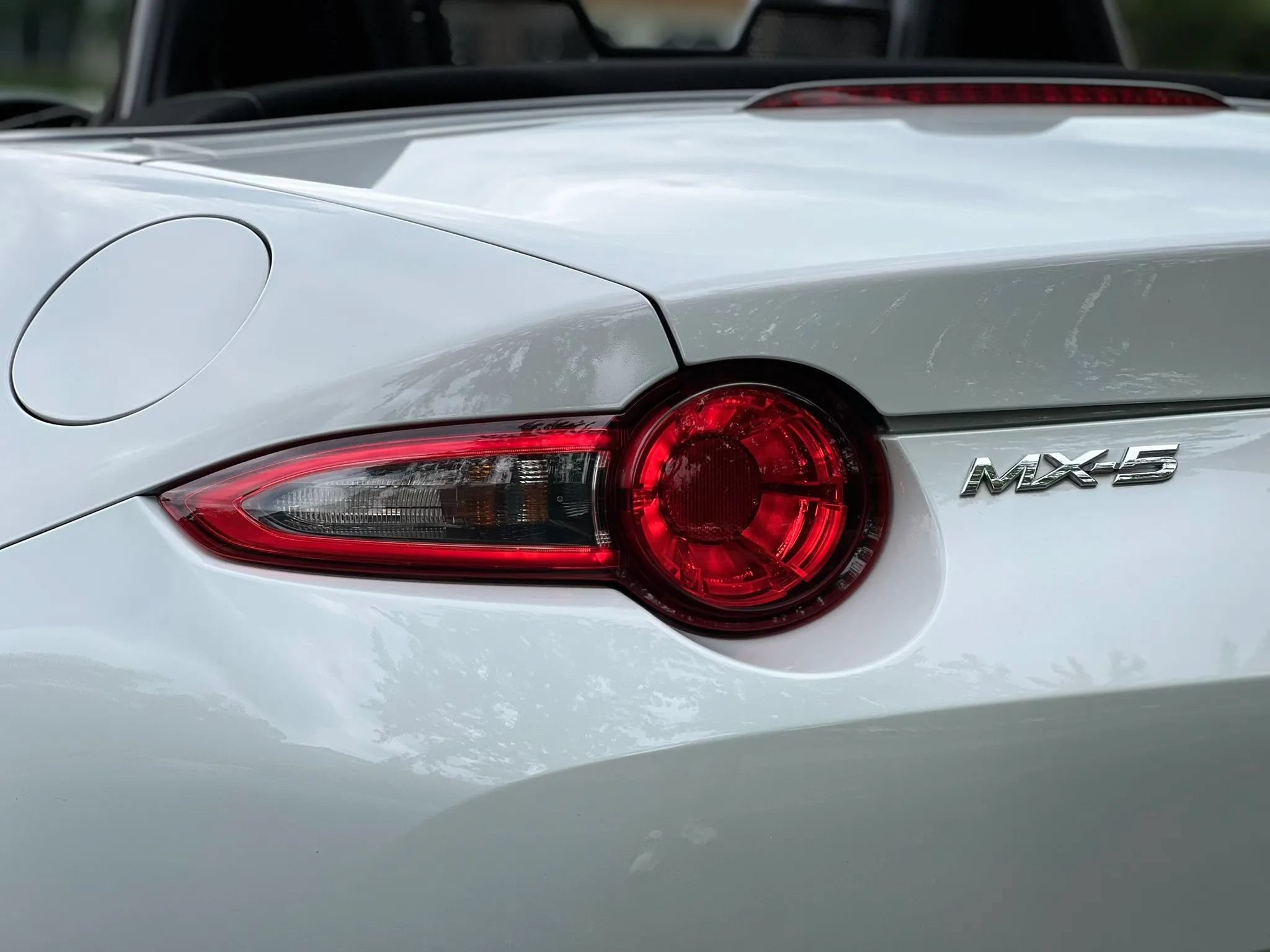 Used 2016 MAZDA MX-5 Miata Sport RWD image 13