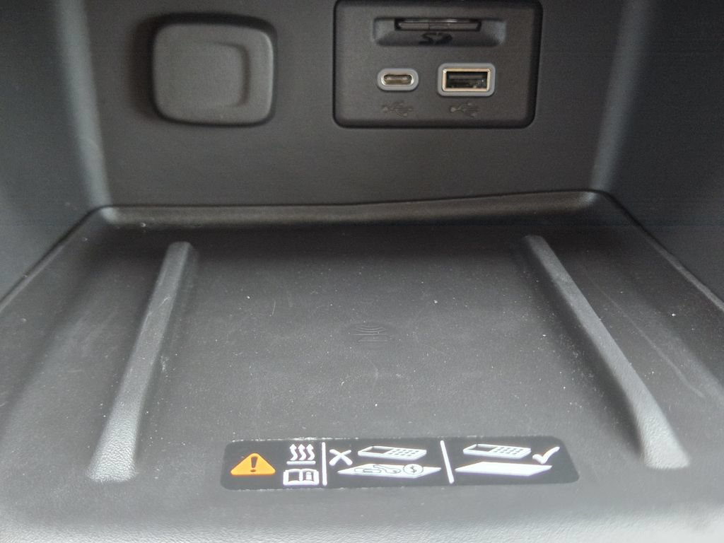Used 2023 GMC Acadia Denali w/ Denali Technology Package FWD image 25